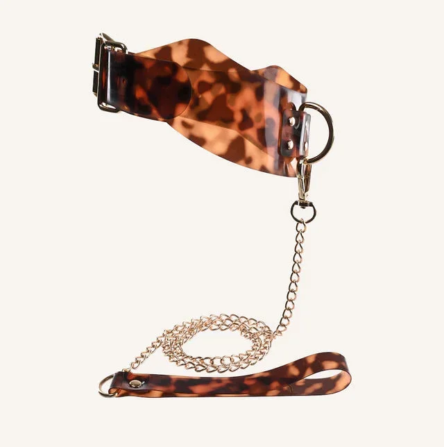 SINCERELY AMBER COLLAR WITH LEASH